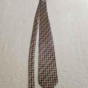 Elegant Geometric Patterned Tie